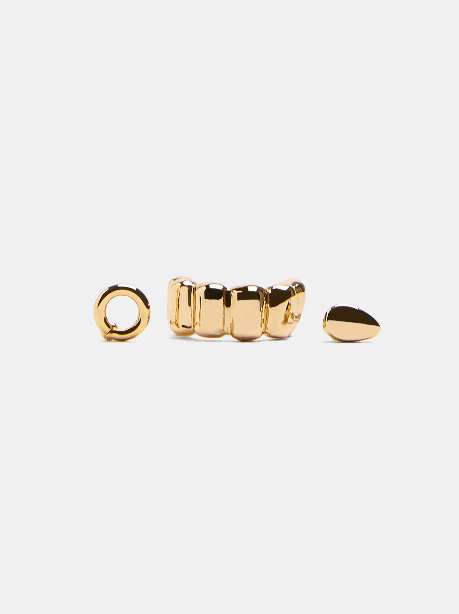 סט עגילים בגוון זהב